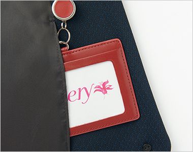 ジャケット すっきりスムーズに収納できるタテ型内ポケット。