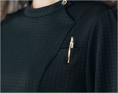 Selery S-37200 S-37201 [通年] プルオーバー/七分袖[ストレッチ/ニット] 胸にペンが当たらずに差せる深さのスリットポケット付き。