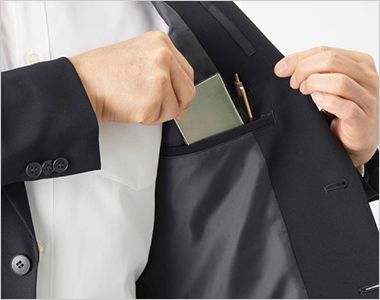 GROW GJAM2557 [通年]メンズジャケット[2wayストレッチ/ウール調/フォーマル] 左内ポケット(ペン挿し付き)。左内側にIDカードやメモなどが収納できるポケット付き。ペン挿しポケットも付いて便利。
