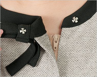 オーバーブラウス リボン衿はスナップで留めるだけ