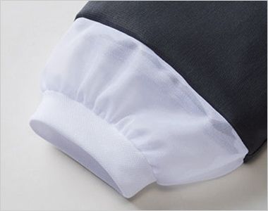 通気性の高いメッシュと袖口にはソフトタッチの鹿の子ニットを装着。