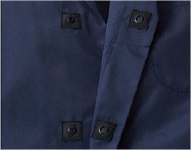 SerVo(サーヴォ) TP390 調理衣/五分袖/衿付き[ころもて][男女兼用] スナップボタン仕様。
ワンタッチで着脱できるスナップボタン仕様。
