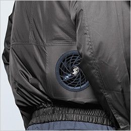 05811 シンメン S-AIR フードインハーフジャケット(男性用) ファン装着部分
※写真は同シリーズの05810長袖ジャケットです。