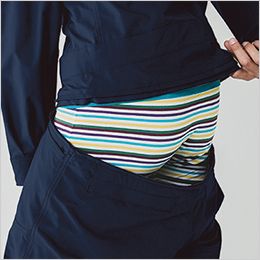 エスケープロダクト GE670 [通年]エアストレッチつなぎ トイレも楽々な【GRACE BACK®】ファスナーで簡単に開閉が出来てヒップオープンになるので、上着部分を脱がずに用が足せます。