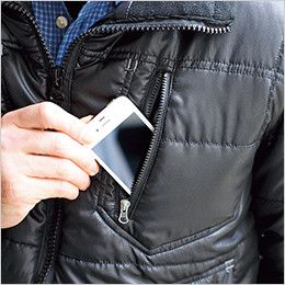 2903 桑和 軽量あたたかい おしゃれな防寒ジャンパー スマートフォン対応ファスナーポケット