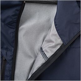 サンエス KF92511 [春夏用]チタン加工長袖ブルゾン[男女兼用] 紫外線・赤外線をカットするチタン加工。チタン加工を施した裏地が、直射日光の下でも衣服内温度上昇を抑えます。
