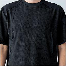 TS DESIGN 5545 [通年]スラントジップショートスリーブTシャツ[男女兼用] 両肩部分には補強素材を使用し、左袖のポケットやハーネスを着用しても使える位置にファスナーポケットを採用している。ワークシーンを想定し、使いやすさを考慮したワークTシャツとなっている。