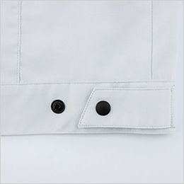 半袖ブルゾン 裾は2段階に調整できるアジャスター付き。