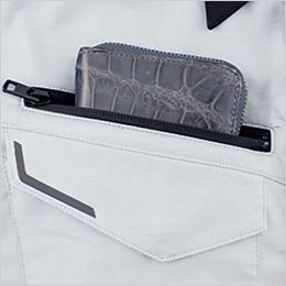 ジーベック 1532 [春夏用]半袖シャツ[男女兼用] 長財布もスッポリ入る深めのファスナーポケット。