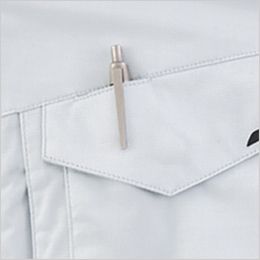 長袖ブルゾン 左胸ポケットはペン差し付き。