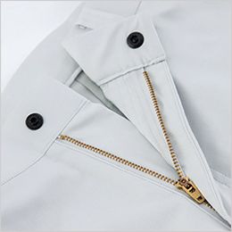 レディースピタリティカーゴパンツ 前中心は丈夫な3YGファスナー。