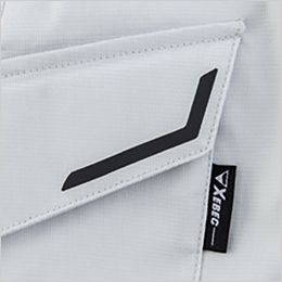 レディースピタリティカーゴパンツ 左脇横フラップに反射プリント入り。