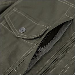 ジーベック 2834 [春夏用]現場服 長袖ブルゾン[男性用] 右胸タテ型ファスナーポケット＆フラップ付きポケット。
