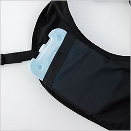 メッシュベスト 背中と両脇に保冷剤収納ポケット。