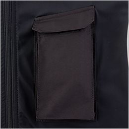 ジーベック 33015 [春夏用]ペルチェコンプレッションセット(バッテリー無し)[男性用] 左脇にバッテリー、コントローラー収納可能なポケット。