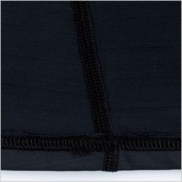 ジーベック 6700 [春夏用]長袖コンプレッション[男性用] フラットシーマ縫製で体にフィットした着用感。
