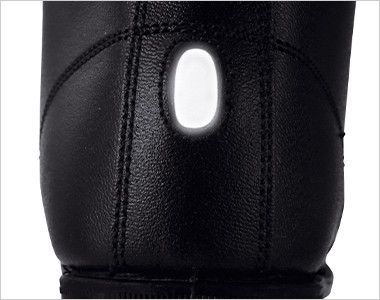 ジーベック 85028 安全半長靴 スチール先芯 視認性を高める反射材を使用。夜間や暗所での安全性を高めています。