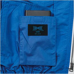 ジーベック XE98032 [春夏用]空調服半袖ブルゾン[男性用] 左内側バッテリーポケット。