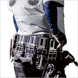 ジーベック XE98108 [春夏用]空調服®半袖ブルゾン[男性用] 腰回り道具の作業の邪魔になりにくい。