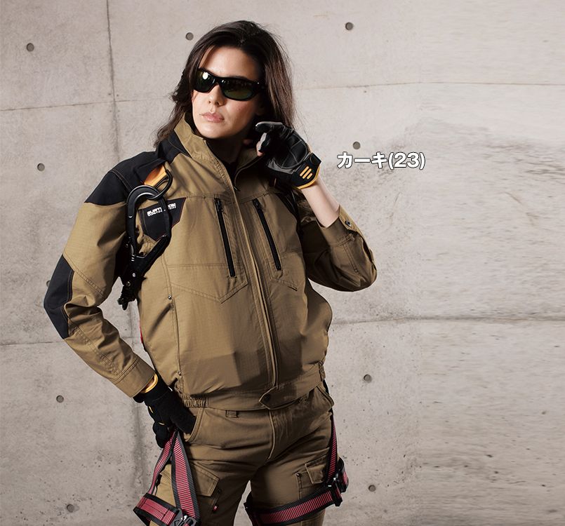 バートル 空調服 バートル AC1141SET エアークラフトセット 綿100% ハーネス対応 長袖ブルゾン(男女兼用) 11-AC1141SET エアークラフトブルゾン(男女兼用) モデル着用雰囲気1