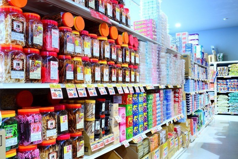 駄菓子は通年人気のアイテム