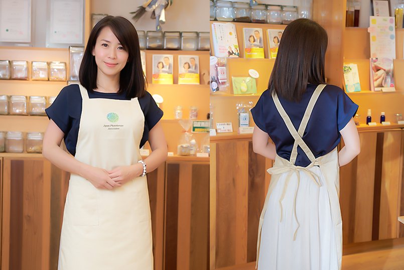 紐を交差させて結ぶ、シンプルな胸当て付きエプロン