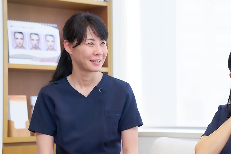 スリットのお陰で、しゃがんだ時にもスムーズです