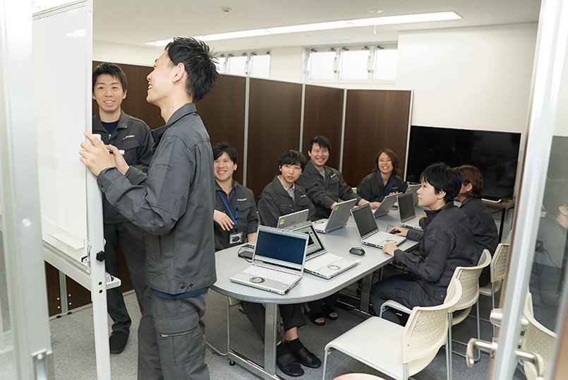 会議をはじめ、社員間のコミュニケーションを密にとっている